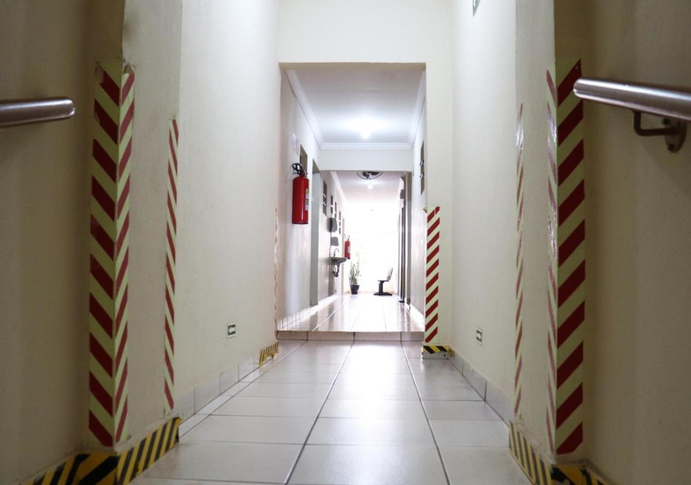Hotel Gringos ロンドリーナ エクステリア 写真